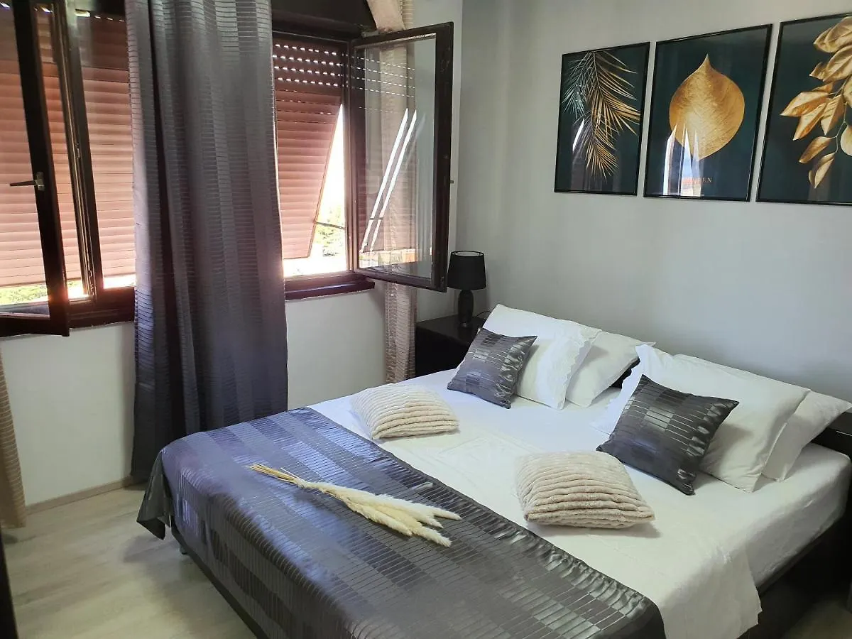 Ha'Alulu Apartment Split 0*,