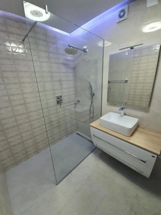 Ha'Alulu Apartment Split